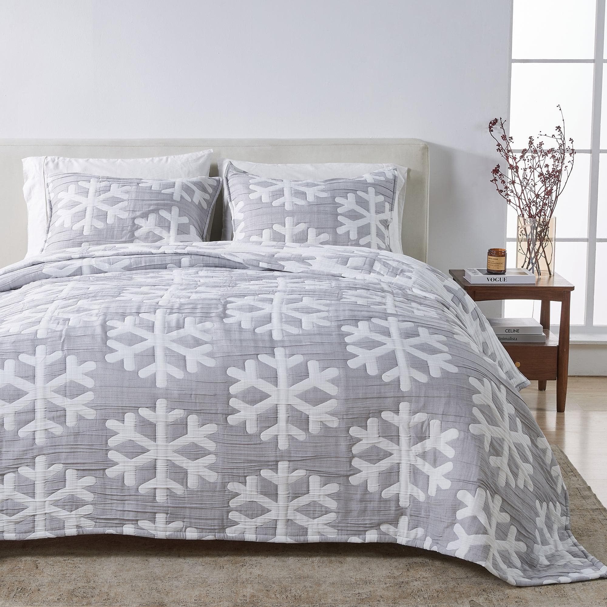 Matelassé Snowflake Quilt Set - Nino Collection